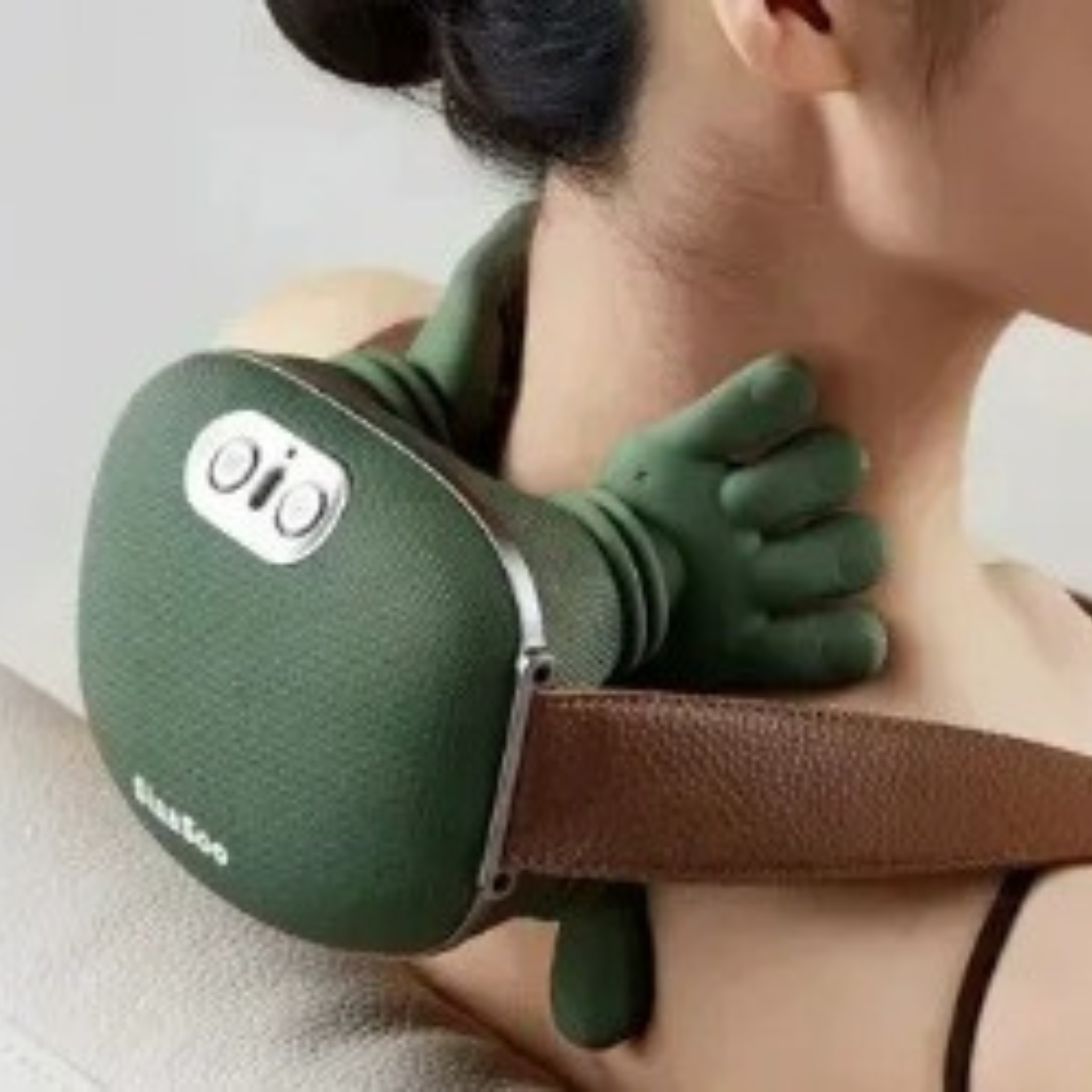 Electric Neck & Shoulder Massager – Deep Tissue Kneading, Heat Therapy, Pain Relief (Wireless) wellvy store